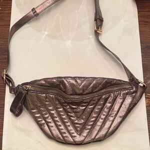 NWOT - Caroline Hill Metallic Quilted Women's Crossbody Bag